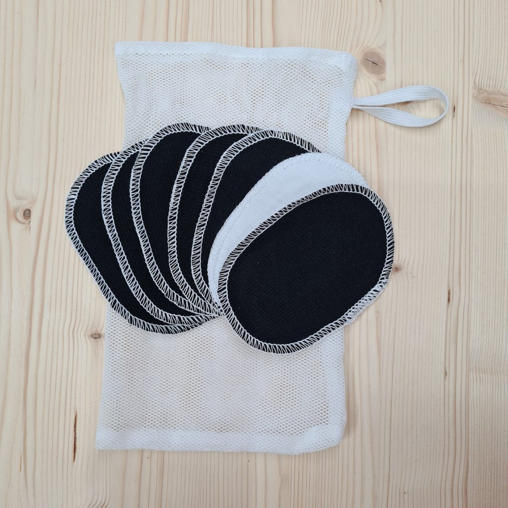 Abschminkpad oval schwarz mit Wäschesäckchen